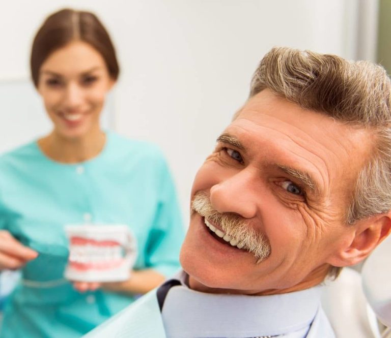 Blog 7 come pulire impianto dentale